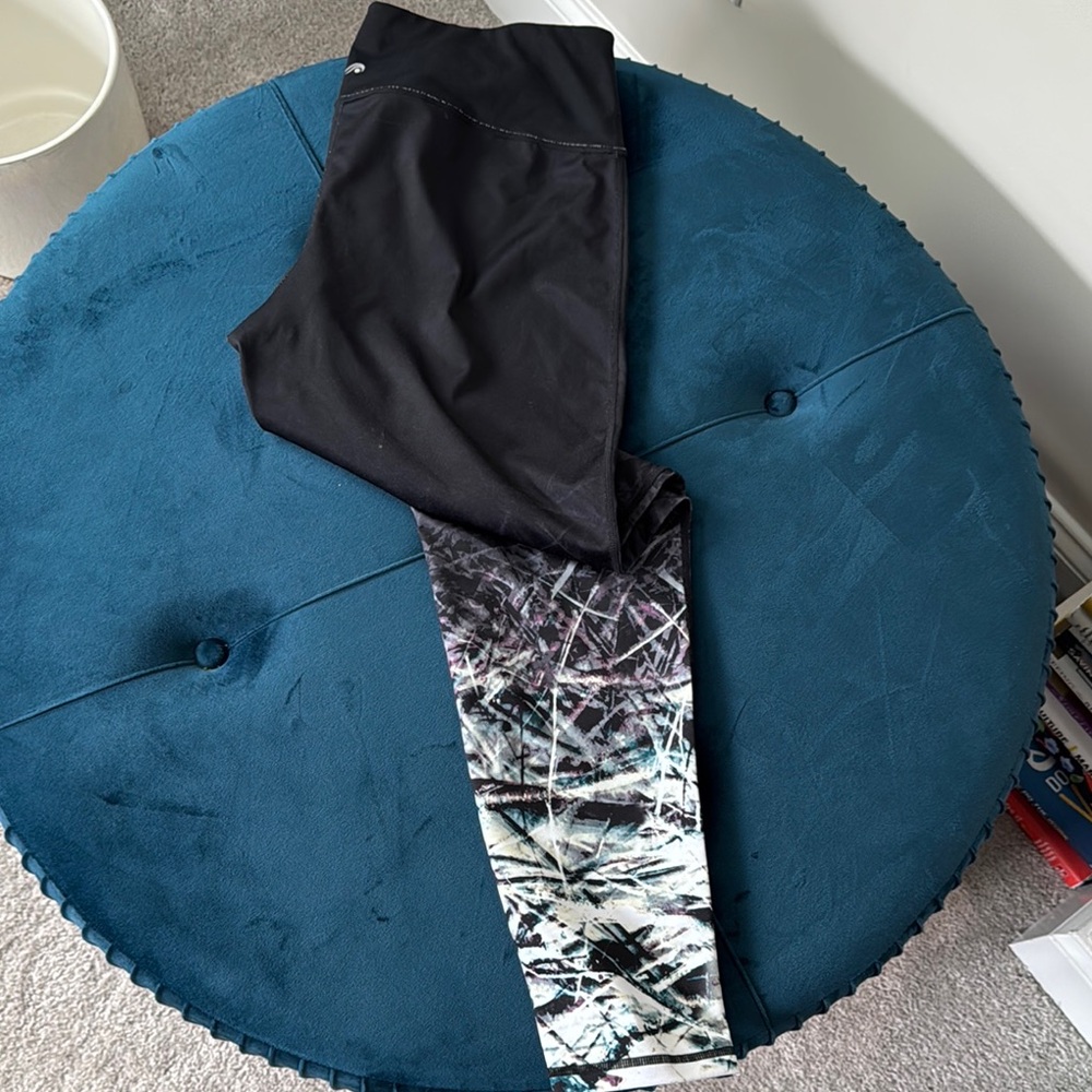 Black and Abstract Print Leggings